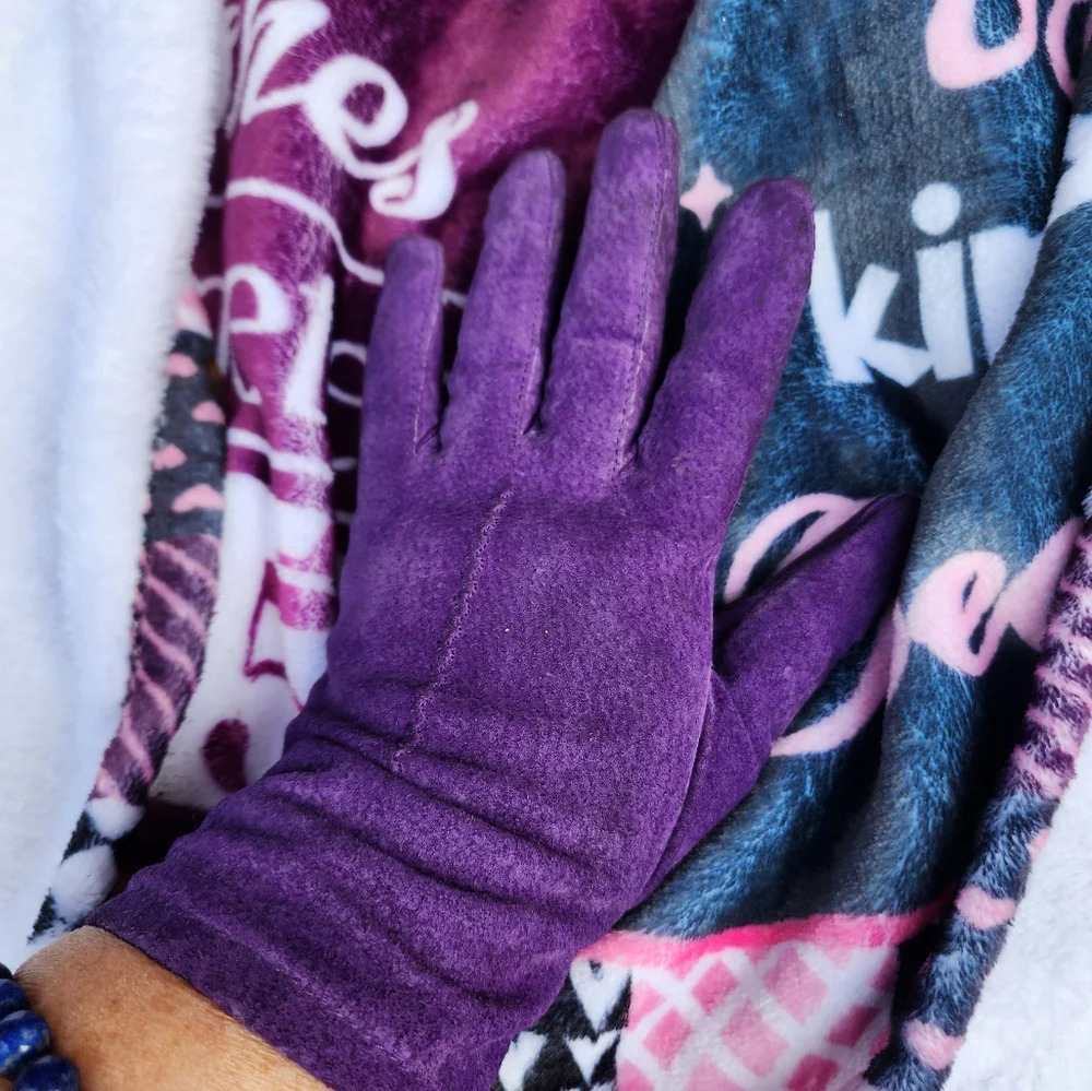 Fownes‎ Vintage Purple suede gloves M